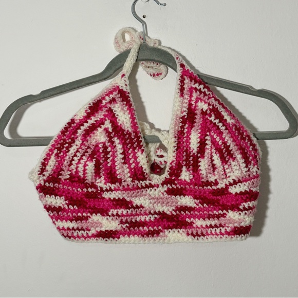 Crochet halter top pink and white 🤍🩷 - Picture 2 of 6